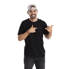 Cargar imagen en el visor de la galería, Camiseta Volar Company Negra