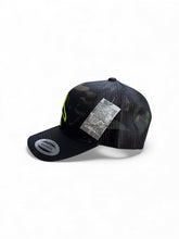 Cargar imagen en el visor de la galería, Gorra Truck Cammo Neon
